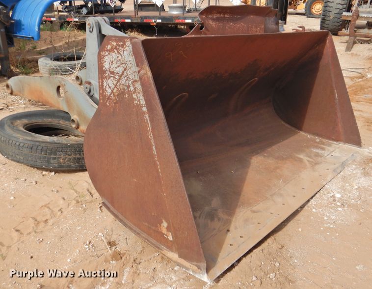 image for item DJ8472 Volvo L70 loader arms and bucket