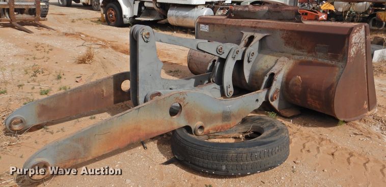 image for item DJ8472 Volvo L70 loader arms and bucket