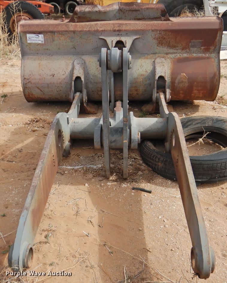 image for item DJ8472 Volvo L70 loader arms and bucket