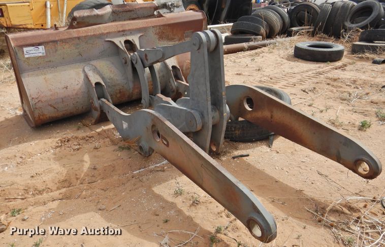 image for item DJ8472 Volvo L70 loader arms and bucket