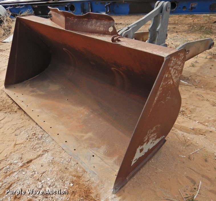 image for item DJ8472 Volvo L70 loader arms and bucket