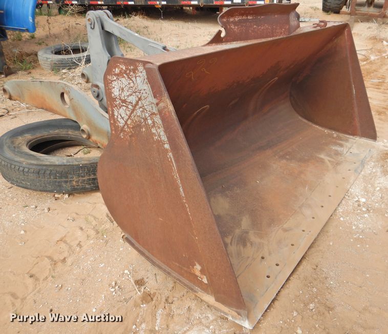 image for item DJ8472 Volvo L70 loader arms and bucket