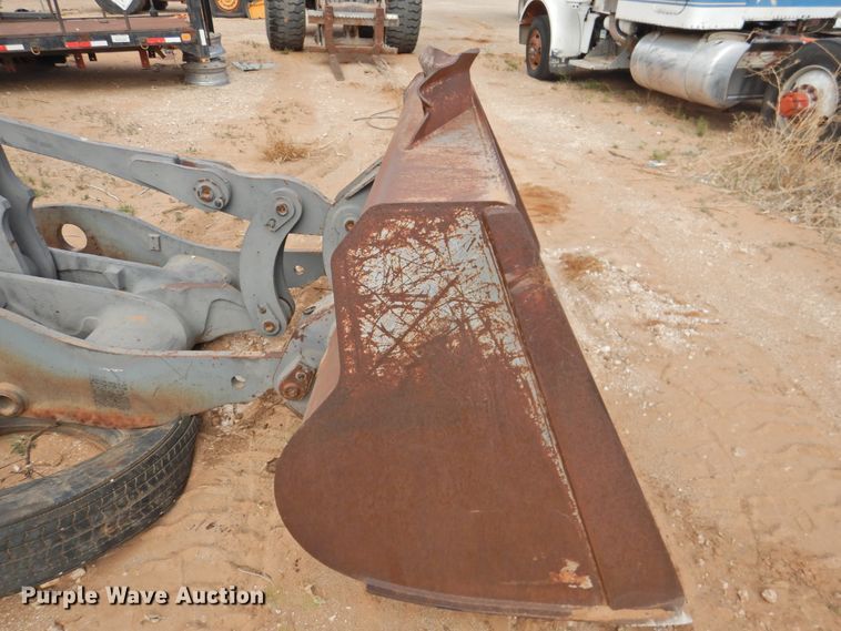 image for item DJ8472 Volvo L70 loader arms and bucket