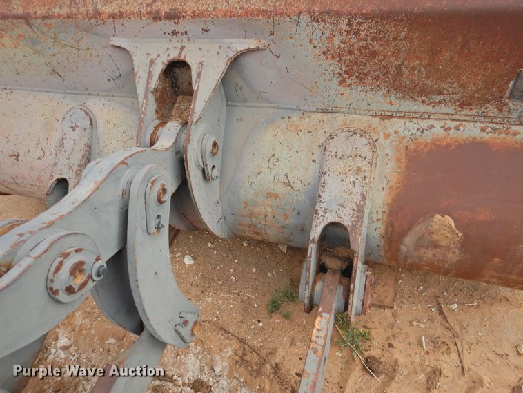 image for item DJ8472 Volvo L70 loader arms and bucket