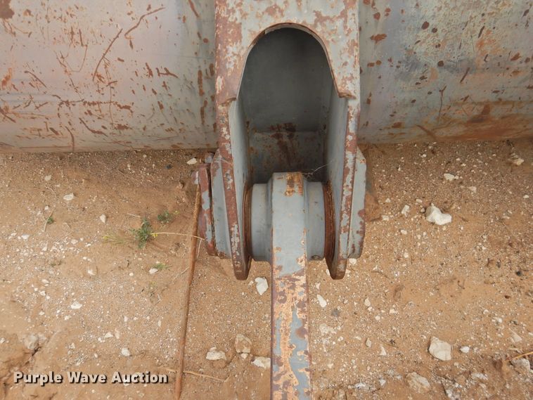 image for item DJ8472 Volvo L70 loader arms and bucket