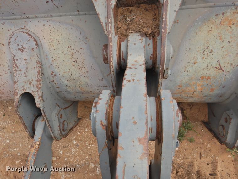 image for item DJ8472 Volvo L70 loader arms and bucket