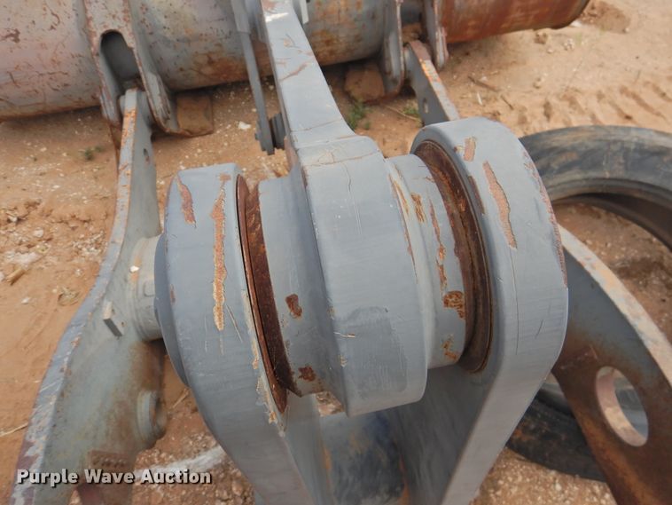 image for item DJ8472 Volvo L70 loader arms and bucket