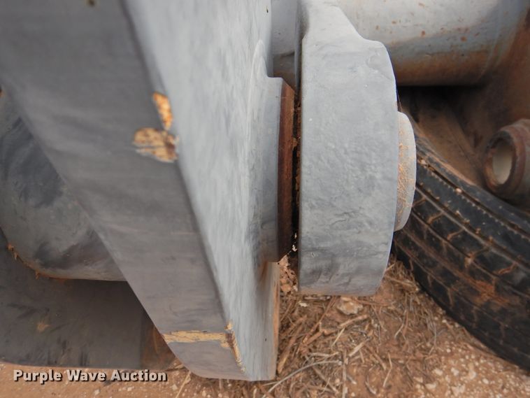 image for item DJ8472 Volvo L70 loader arms and bucket