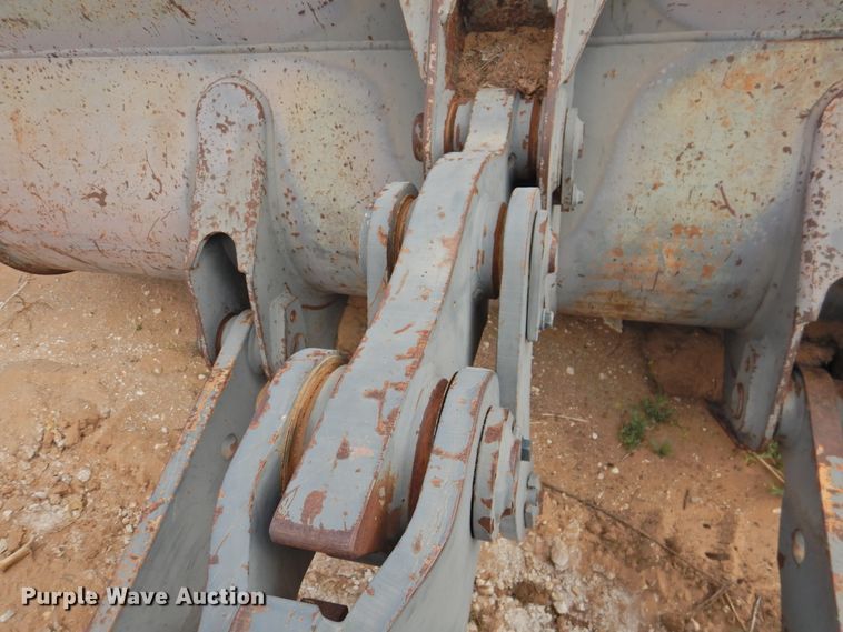 image for item DJ8472 Volvo L70 loader arms and bucket