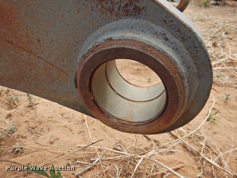 image for item DJ8472 Volvo L70 loader arms and bucket