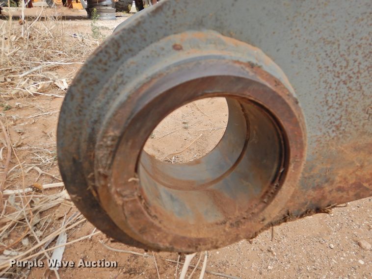 image for item DJ8472 Volvo L70 loader arms and bucket