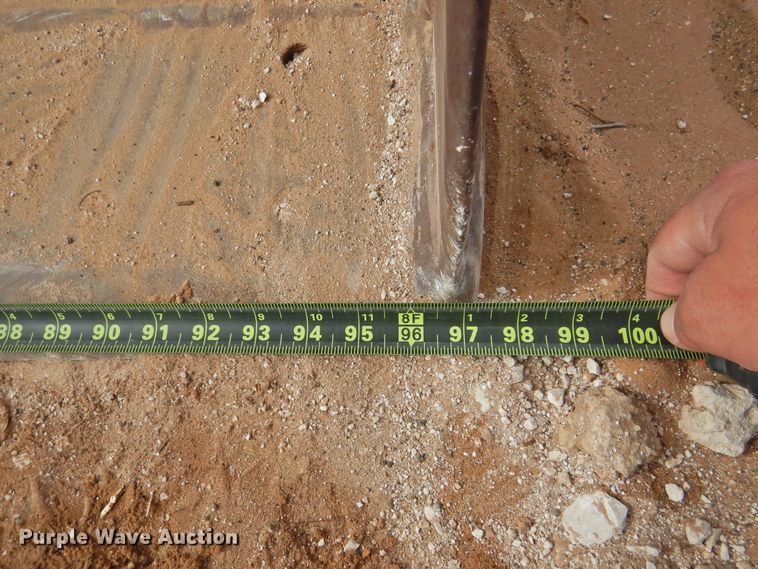 image for item DJ8472 Volvo L70 loader arms and bucket