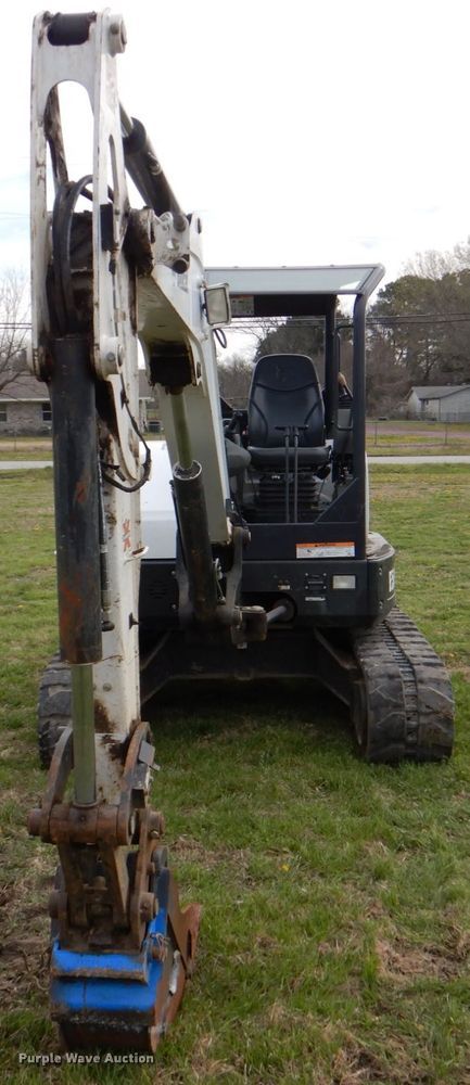 image for item DJ8723 2017 Bobcat E50  mini excavator