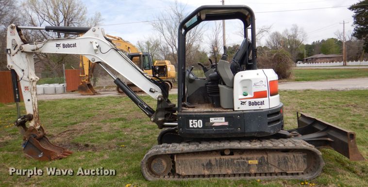 image for item DJ8723 2017 Bobcat E50  mini excavator