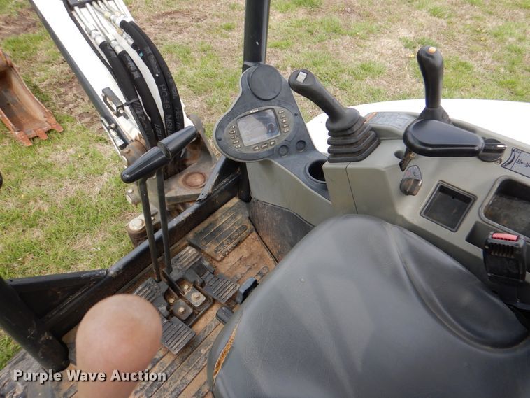 image for item DJ8723 2017 Bobcat E50  mini excavator