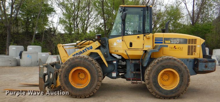 image for item DJ8737 2003 Komatsu WA250-5L  wheel loader
