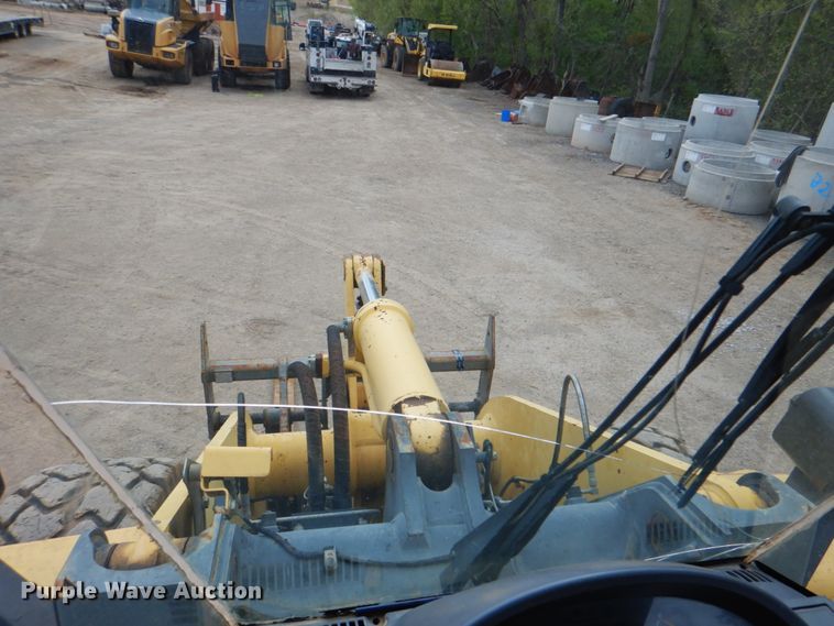 image for item DJ8737 2003 Komatsu WA250-5L  wheel loader