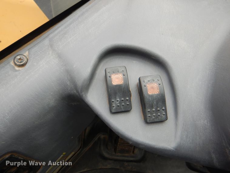 image for item DJ8737 2003 Komatsu WA250-5L  wheel loader