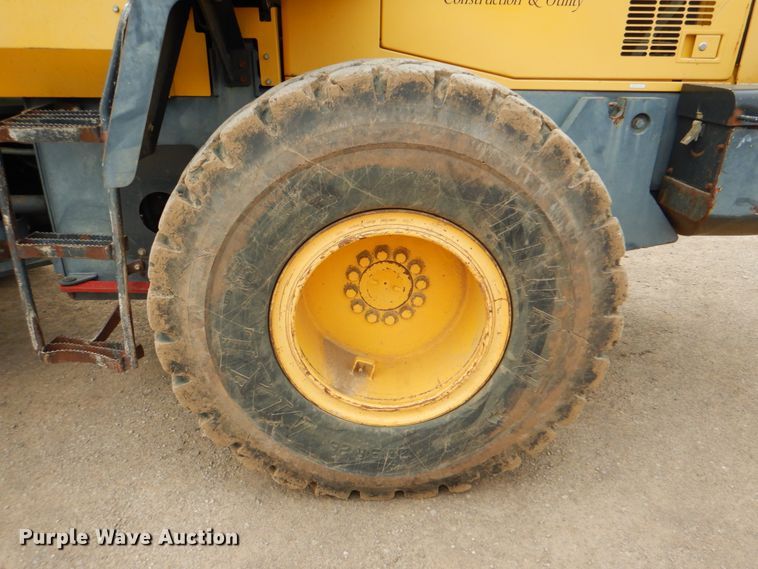 image for item DJ8737 2003 Komatsu WA250-5L  wheel loader