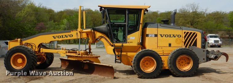 image for item DJ8738 2007 Volvo G930  motor grader