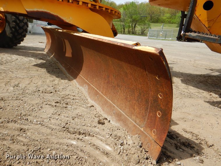 image for item DJ8738 2007 Volvo G930  motor grader