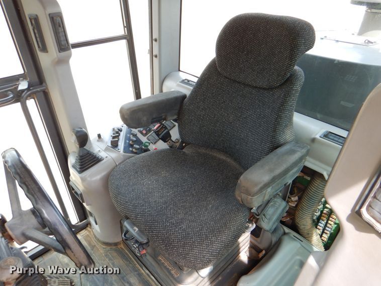 image for item DJ8738 2007 Volvo G930  motor grader