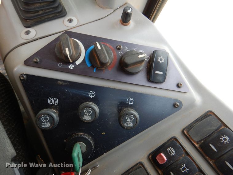 image for item DJ8738 2007 Volvo G930  motor grader