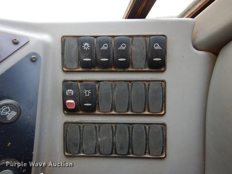 image for item DJ8738 2007 Volvo G930  motor grader