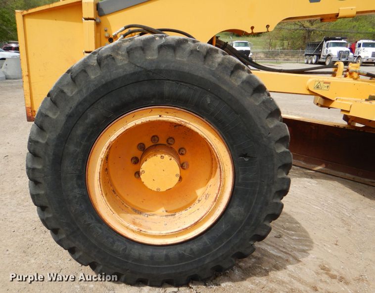 image for item DJ8738 2007 Volvo G930  motor grader