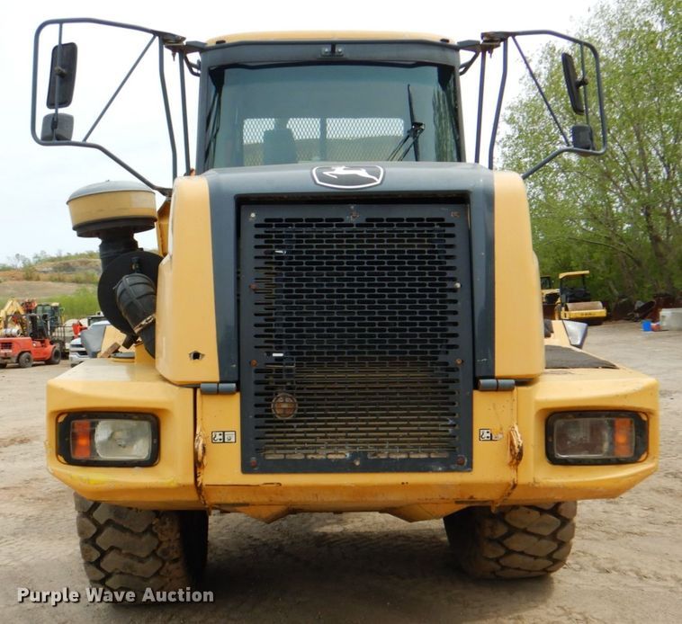 image for item DJ8739 2006 John Deere 250D  haul truck