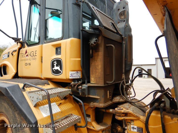 image for item DJ8739 2006 John Deere 250D  haul truck