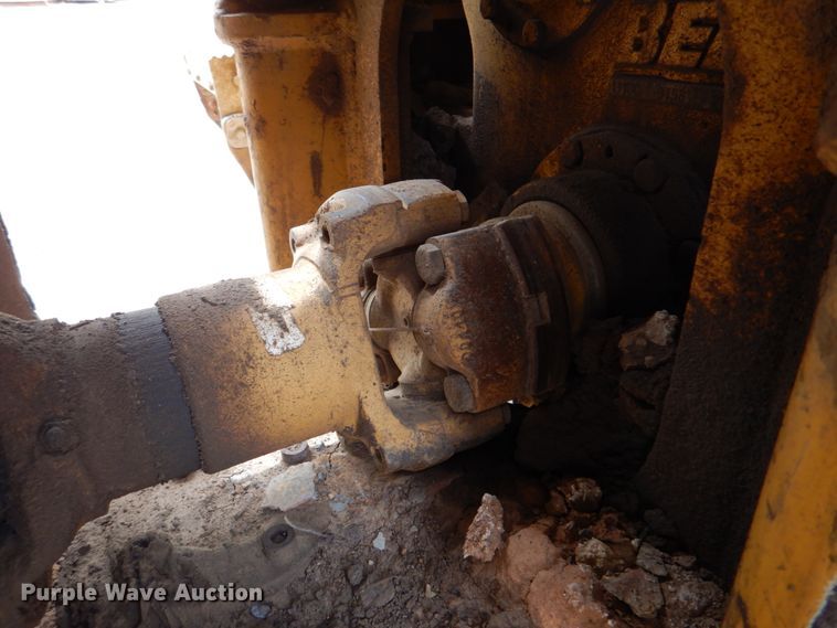 image for item DJ8739 2006 John Deere 250D  haul truck