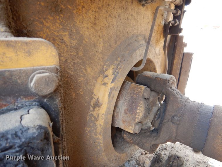 image for item DJ8739 2006 John Deere 250D  haul truck