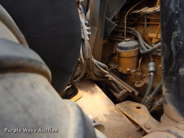 image for item DJ8739 2006 John Deere 250D  haul truck