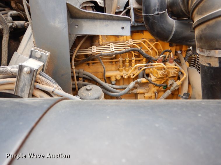 image for item DJ8739 2006 John Deere 250D  haul truck