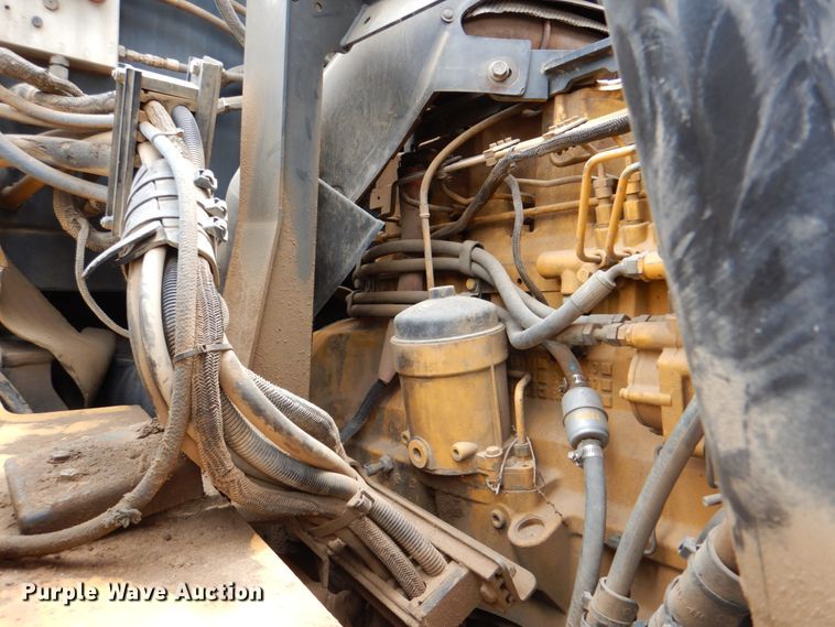 image for item DJ8739 2006 John Deere 250D  haul truck