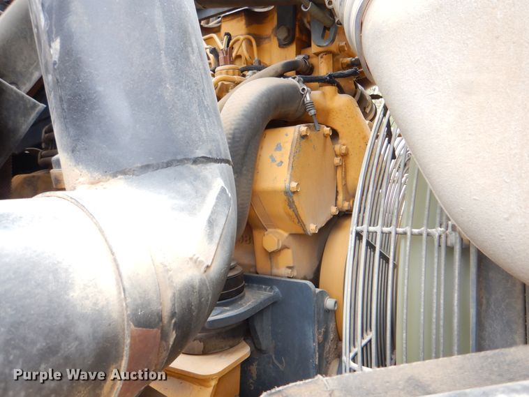 image for item DJ8739 2006 John Deere 250D  haul truck