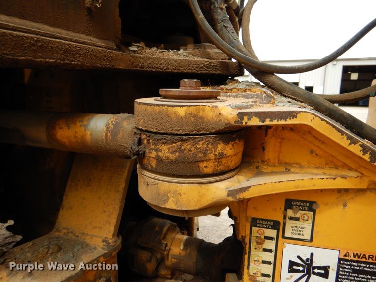 image for item DJ8739 2006 John Deere 250D  haul truck