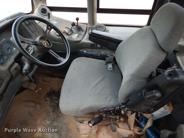 image for item DJ8739 2006 John Deere 250D  haul truck