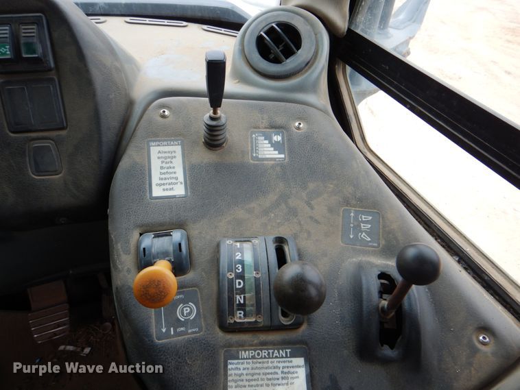 image for item DJ8739 2006 John Deere 250D  haul truck