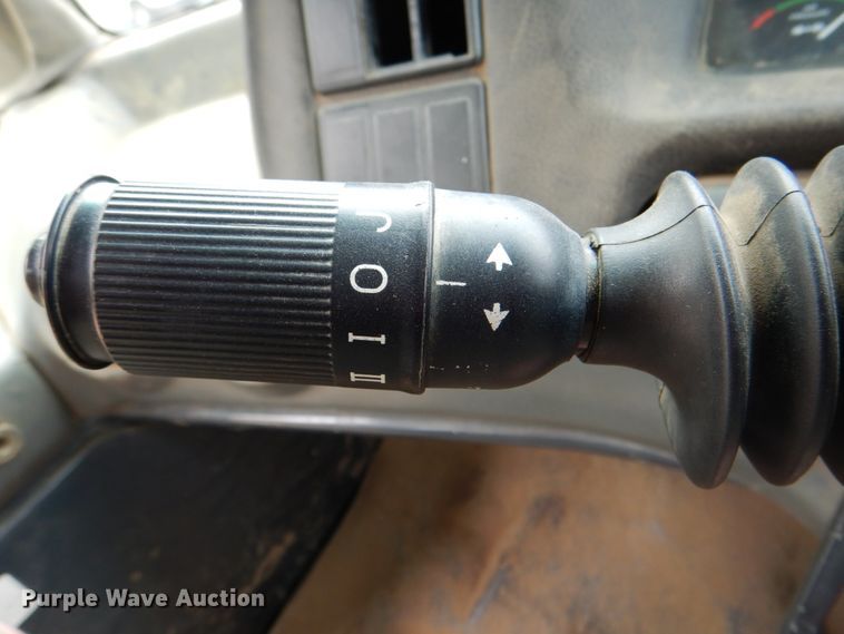 image for item DJ8739 2006 John Deere 250D  haul truck