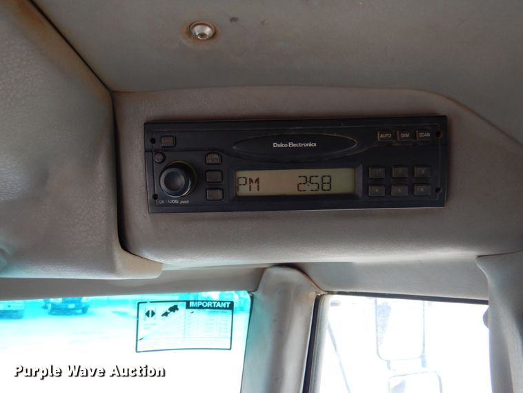 image for item DJ8739 2006 John Deere 250D  haul truck