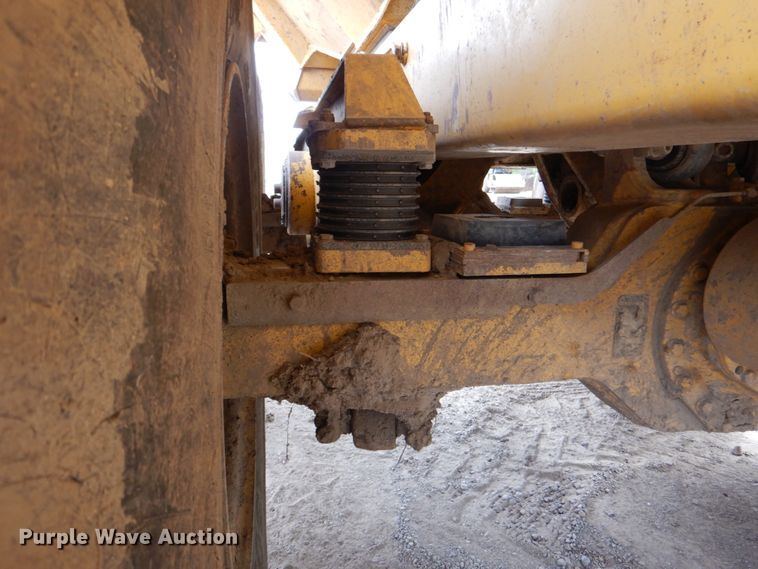 image for item DJ8739 2006 John Deere 250D  haul truck