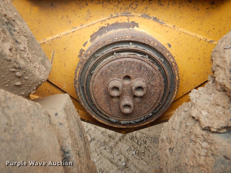 image for item DJ8739 2006 John Deere 250D  haul truck