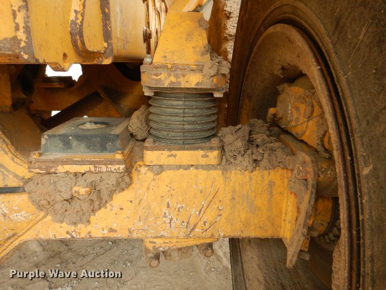 image for item DJ8739 2006 John Deere 250D  haul truck