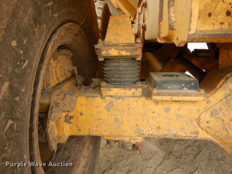 image for item DJ8739 2006 John Deere 250D  haul truck