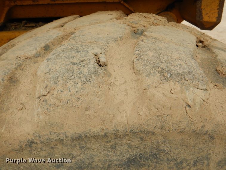 image for item DJ8739 2006 John Deere 250D  haul truck