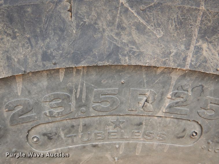 image for item DJ8739 2006 John Deere 250D  haul truck