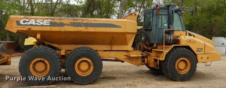 image for item DJ8740 2006 Case 325  haul truck