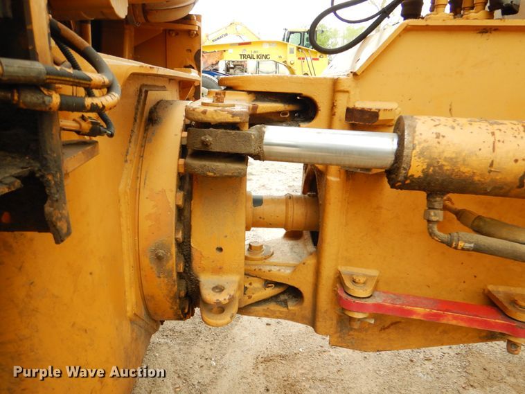 image for item DJ8740 2006 Case 325  haul truck